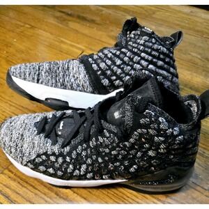 Nike Lebron 17 XVII Basketball  Sneakers, MC7, Black/White, BQ5594-002 Size 7Y